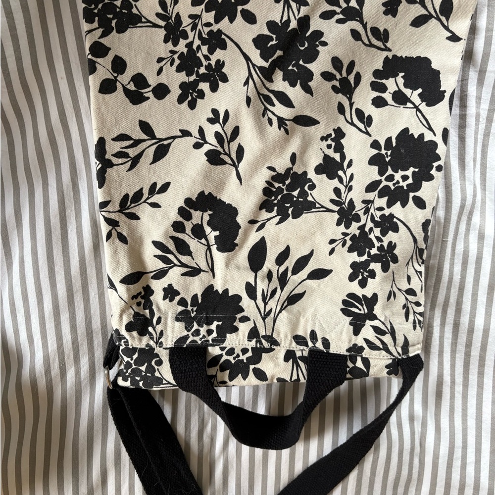 Floral Black and White Tote Bag - Picture 4 of 4